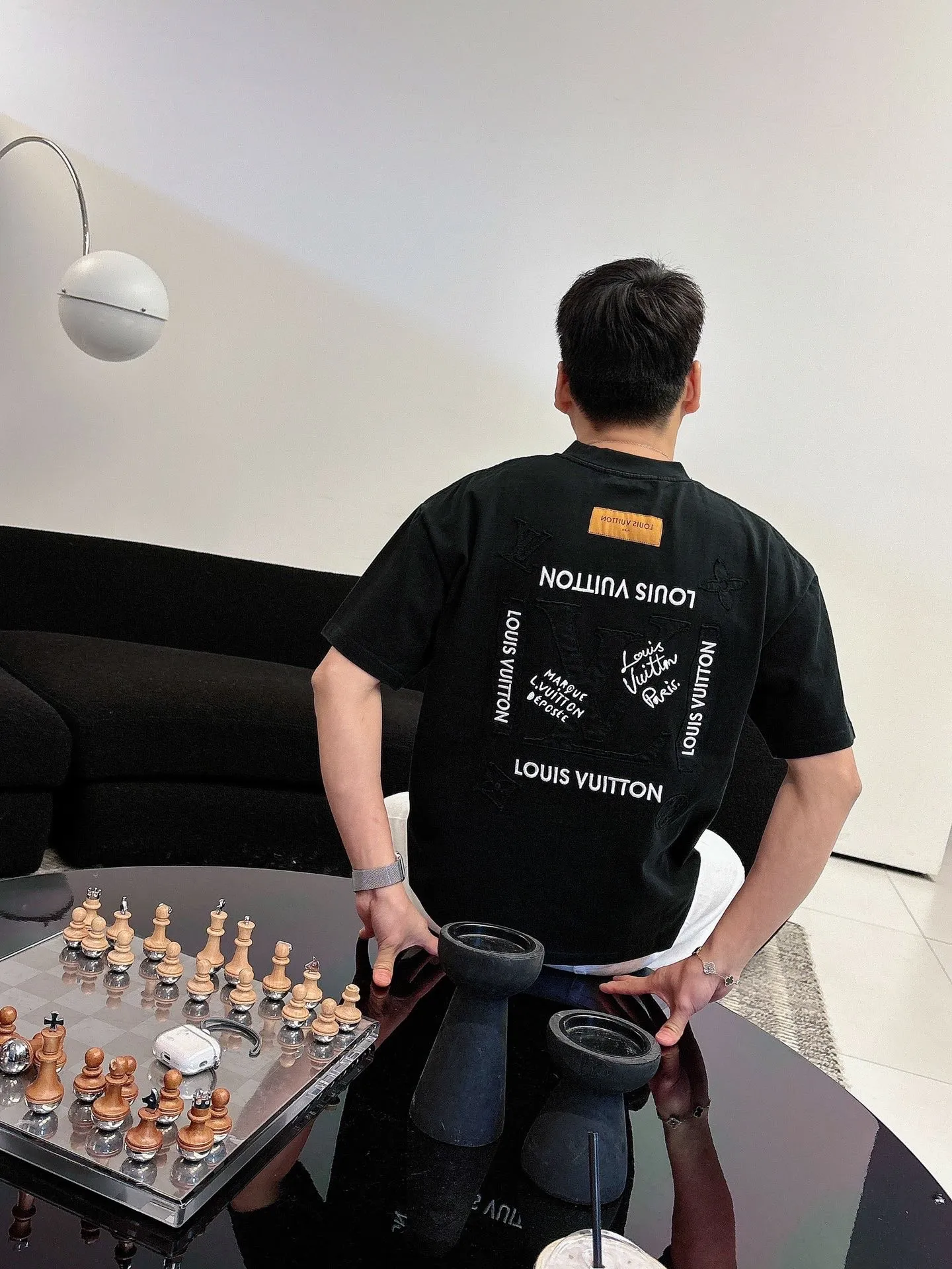 Louis Vuitton/ logo